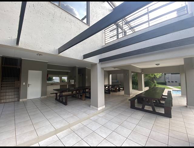 1 BEDROOM APARTMENT FOR SALE IN BRYANSTON